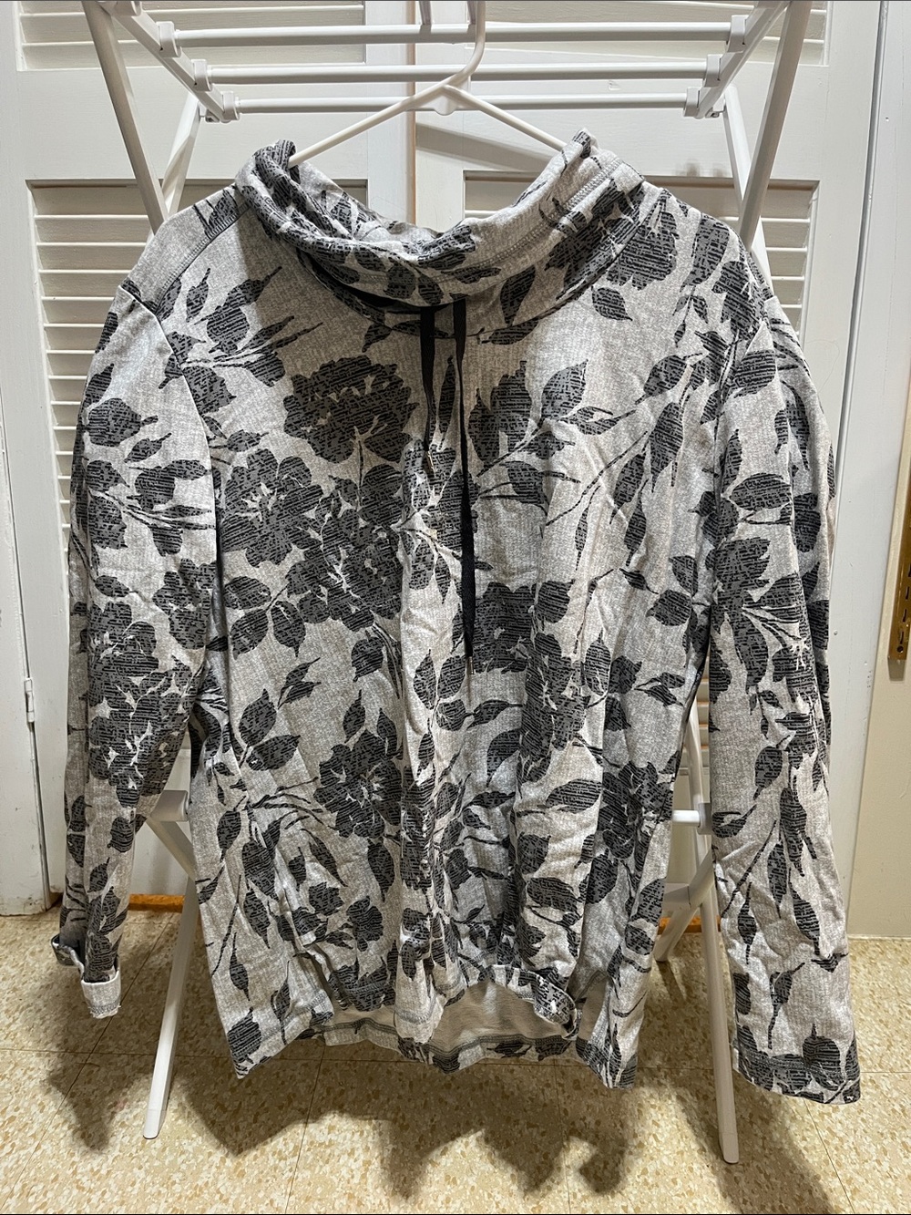 Karen Scott Gray & Black Floral Pullover